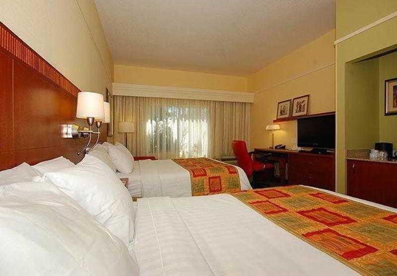 Courtyard By Marriott Merced Esterno foto