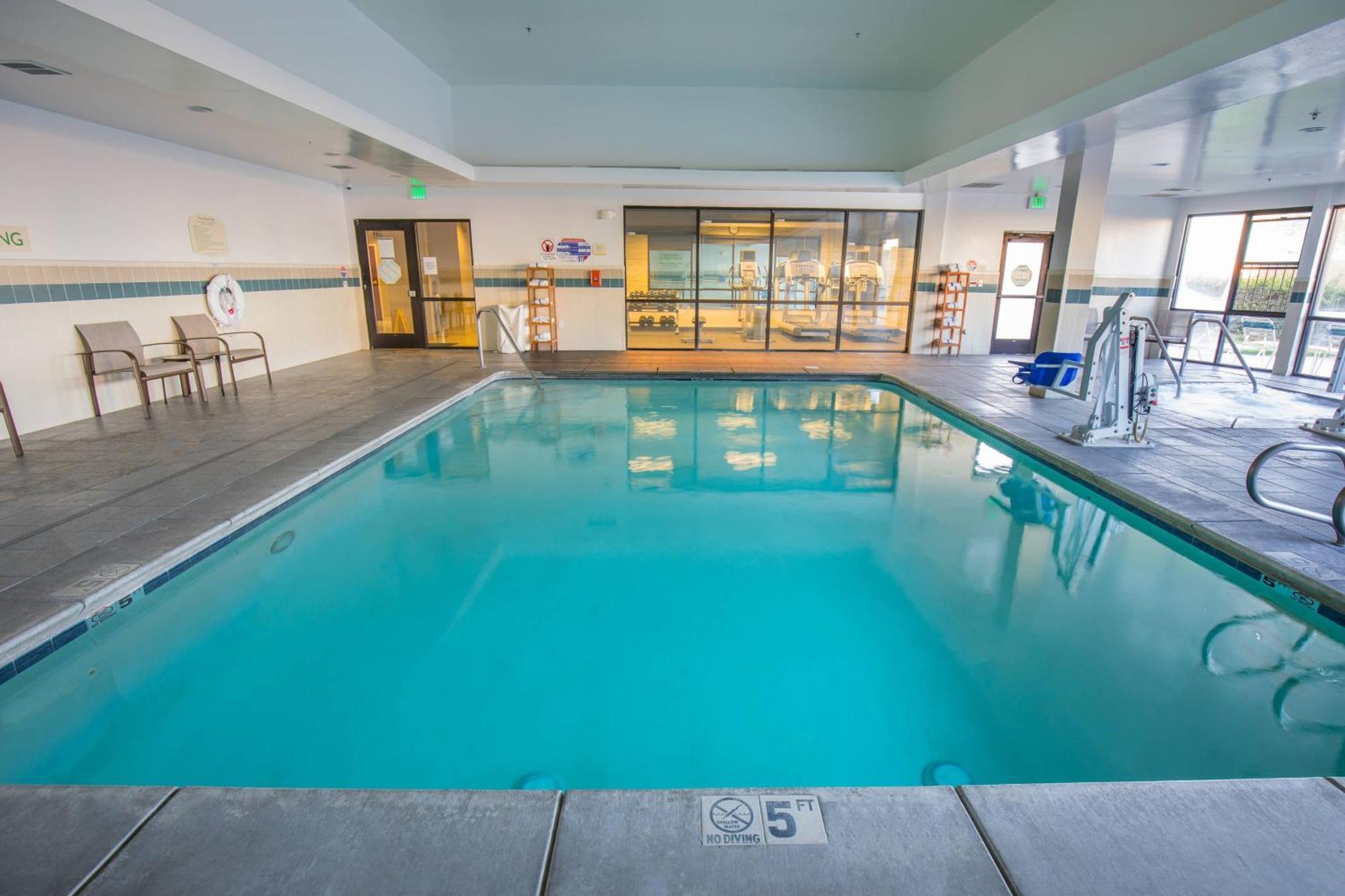 Courtyard By Marriott Merced Esterno foto