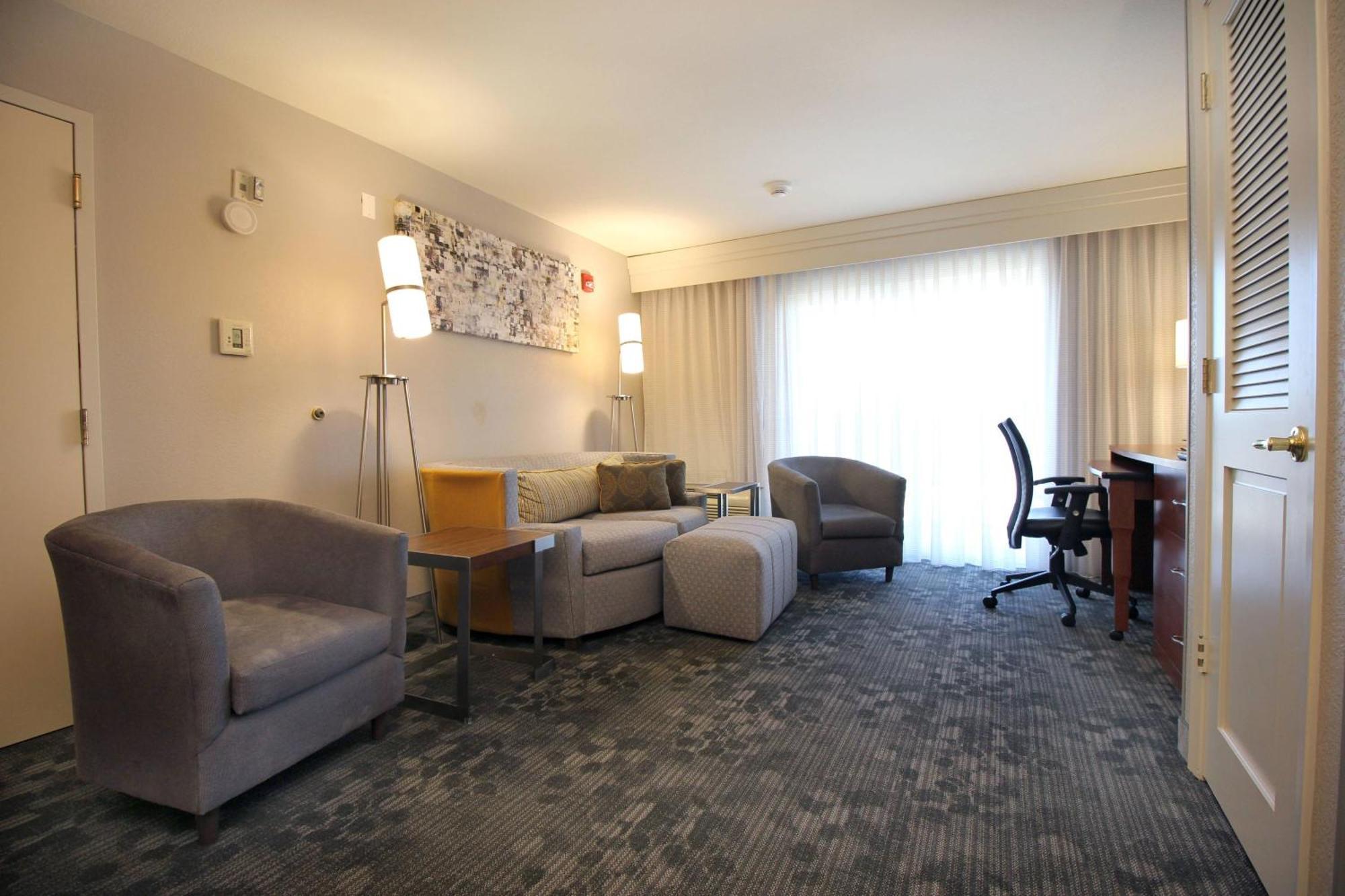 Courtyard By Marriott Merced Esterno foto