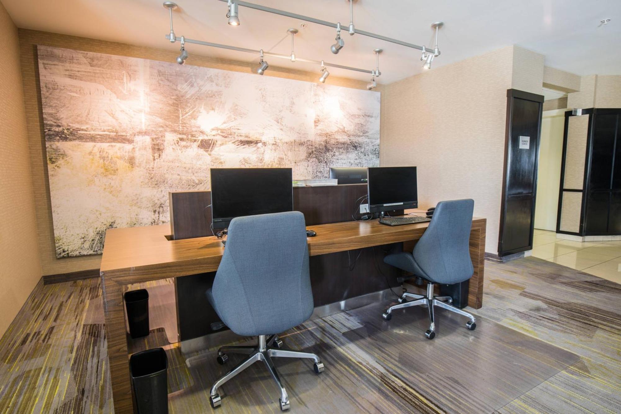Courtyard By Marriott Merced Esterno foto
