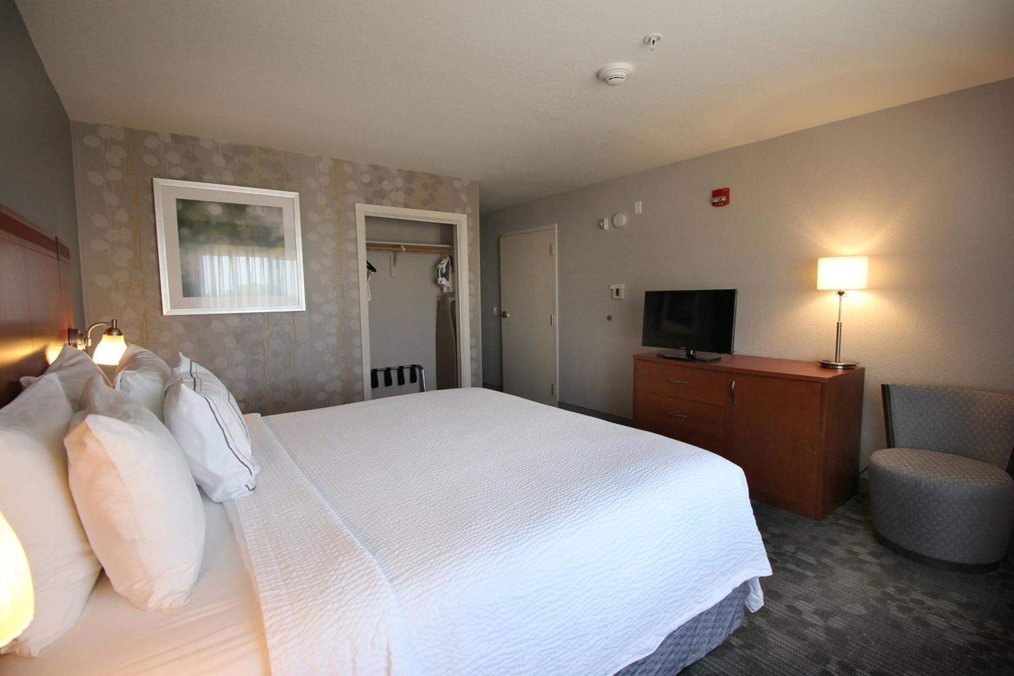 Courtyard By Marriott Merced Esterno foto