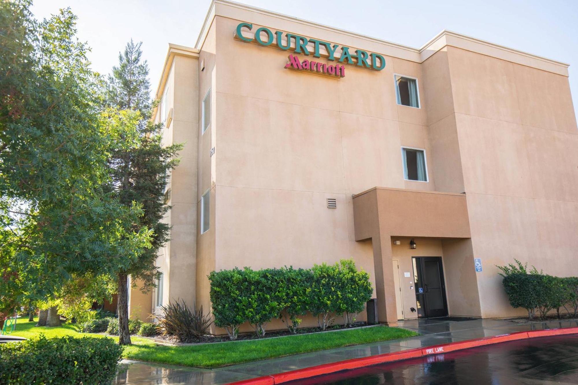 Courtyard By Marriott Merced Esterno foto