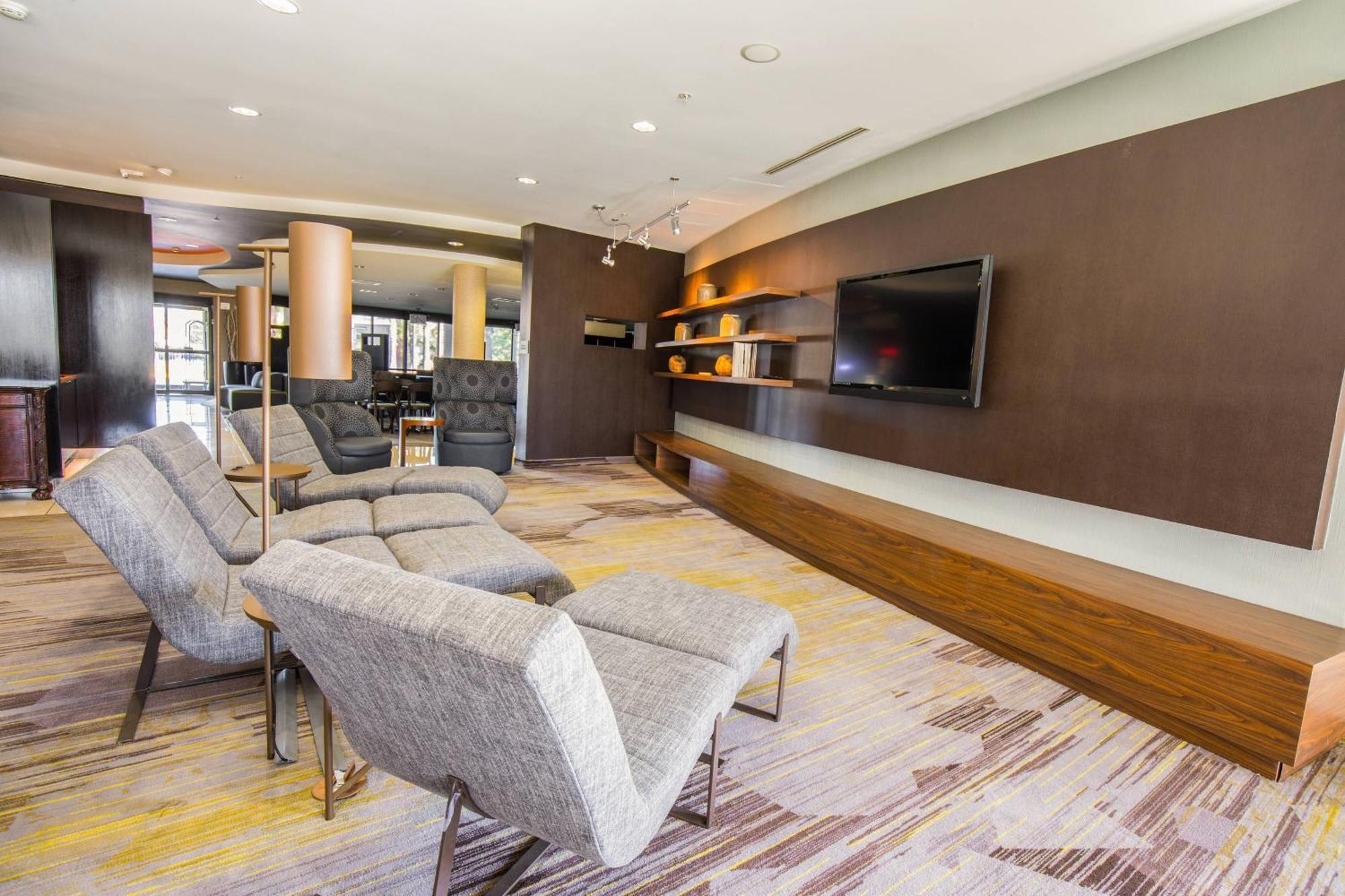Courtyard By Marriott Merced Esterno foto