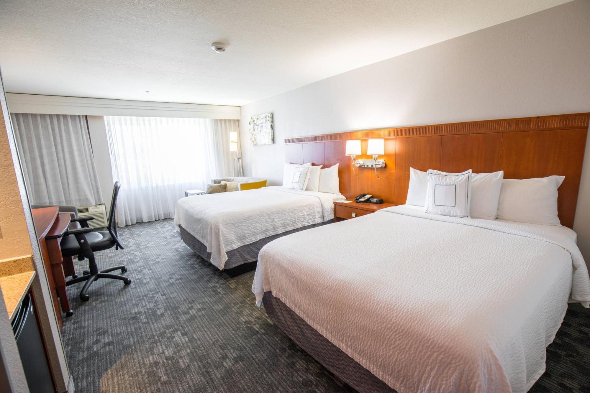 Courtyard By Marriott Merced Esterno foto